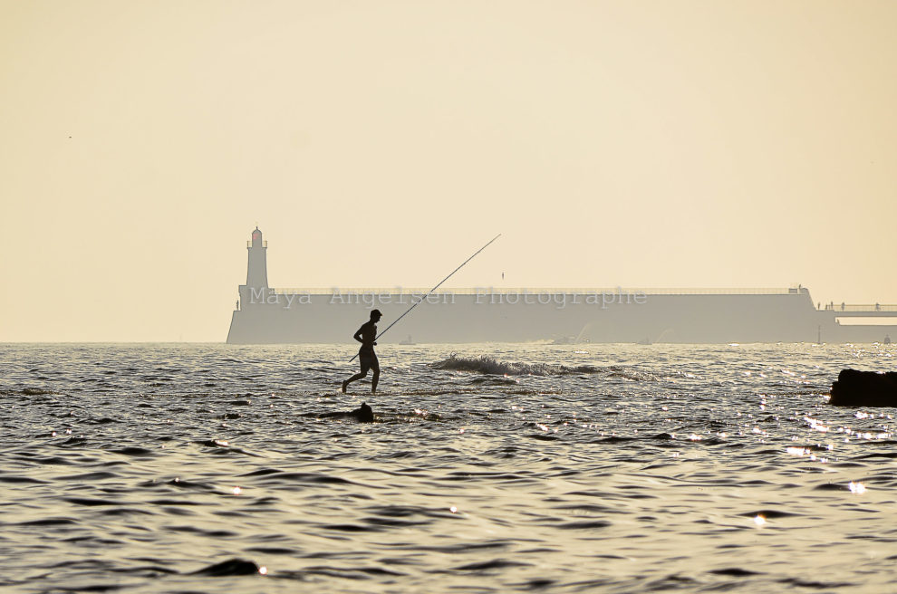 LES SILHOUETTES ET LA MER